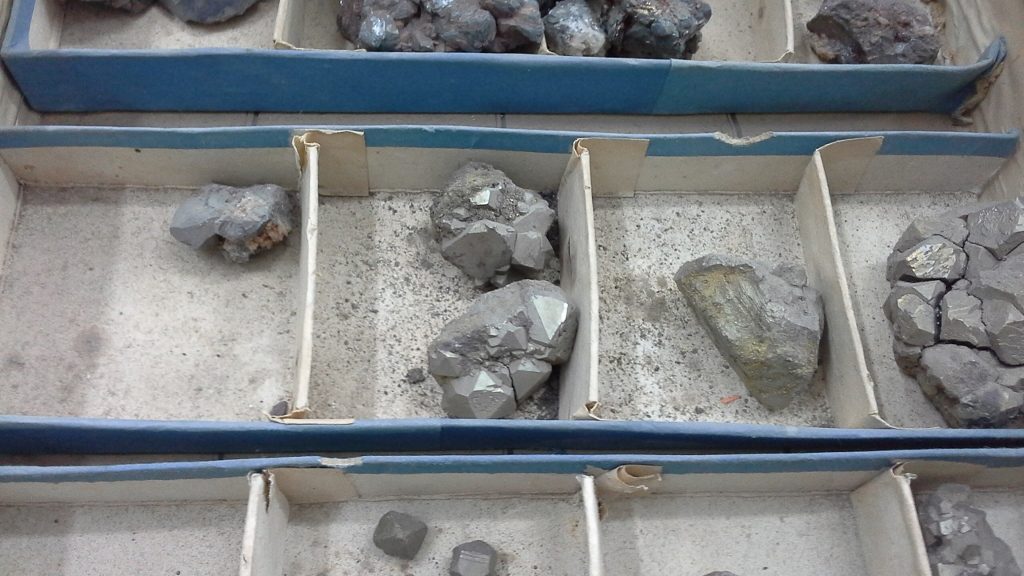 Giuseppe Oronzo Giannuzzi's mineral collection, Altamura 02.jpg